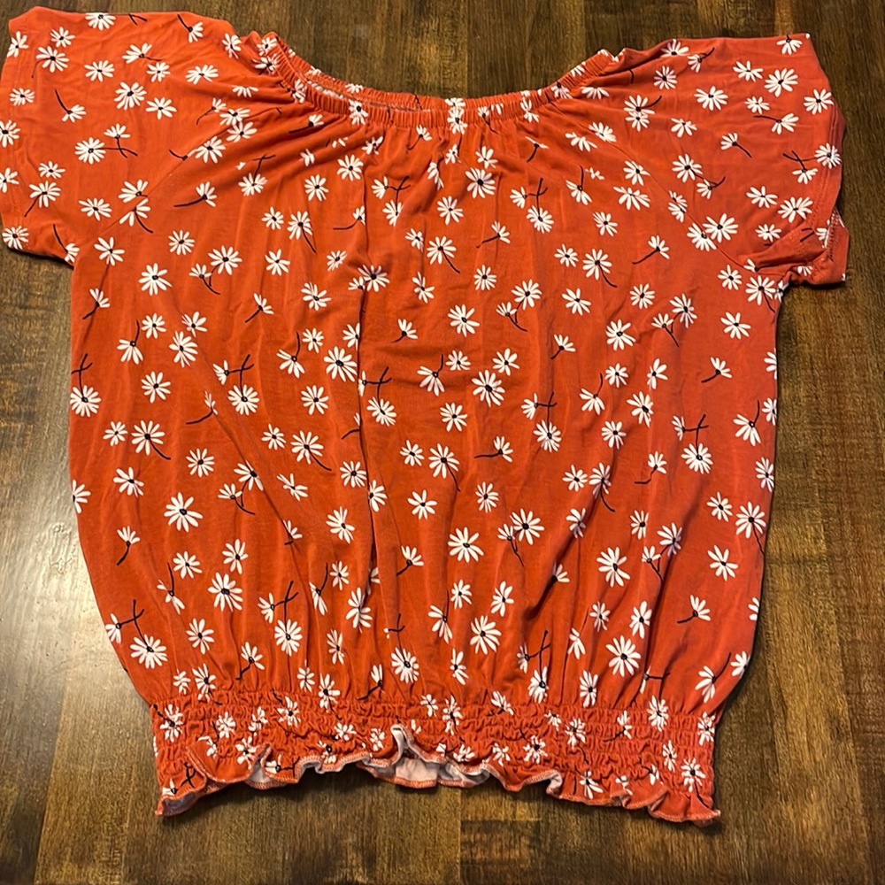 Girls XL t-shirt